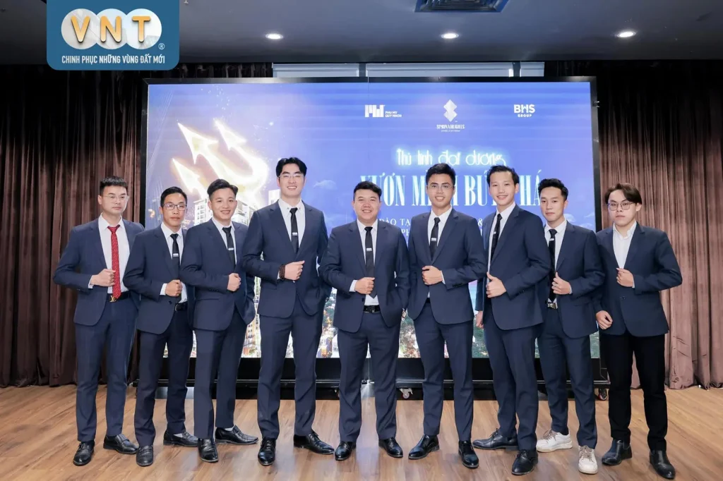 250227-dao-tao-ky-ket-phan-phoi-simona-heights-8-1024x682-1 Đào tạo & ký kết phân phối dự án Simona Heights