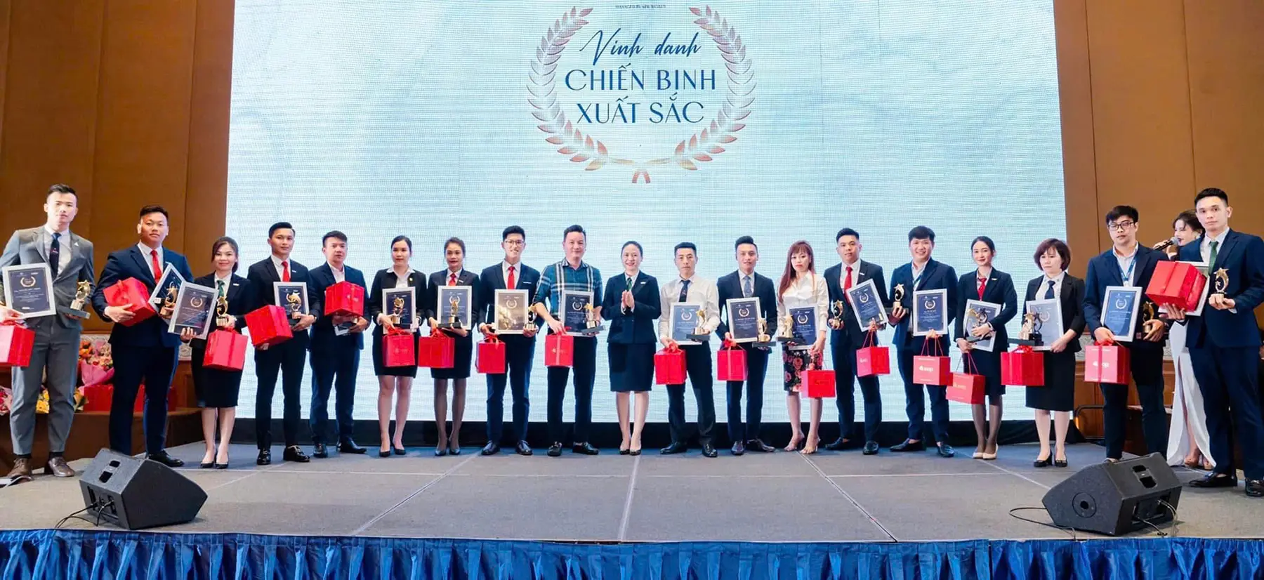 Vinh danh các chiến binh xuất sắc – Dự án Grand Bay Ha Long Villas