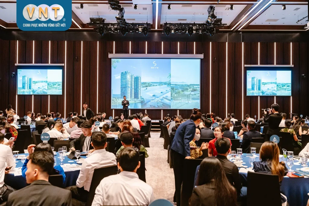 private-booking-skym-ha-long-1-1024x683-1-1 Private booking SkyM Hạ Long