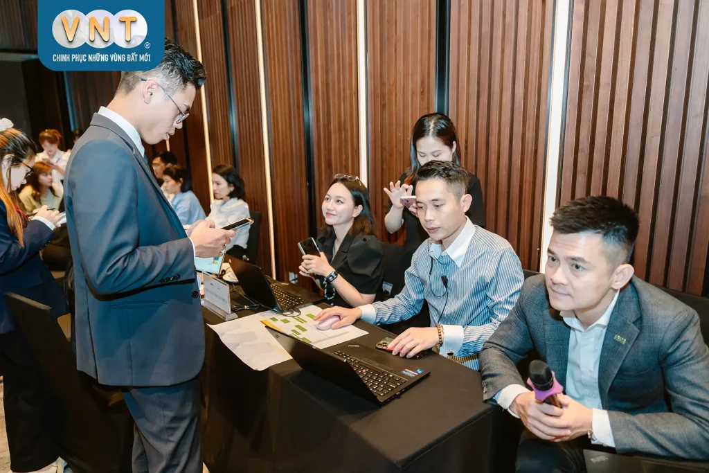 private-booking-skym-ha-long-7-1024x683-1-1 Private booking SkyM Hạ Long