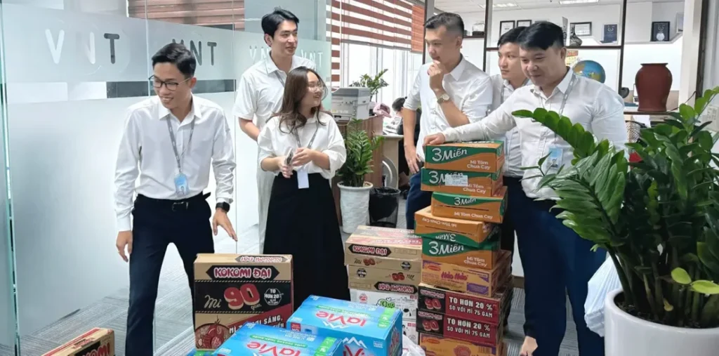 Địa Ốc VNT chung tay ủng hộ đồng bào vùng bão lũ