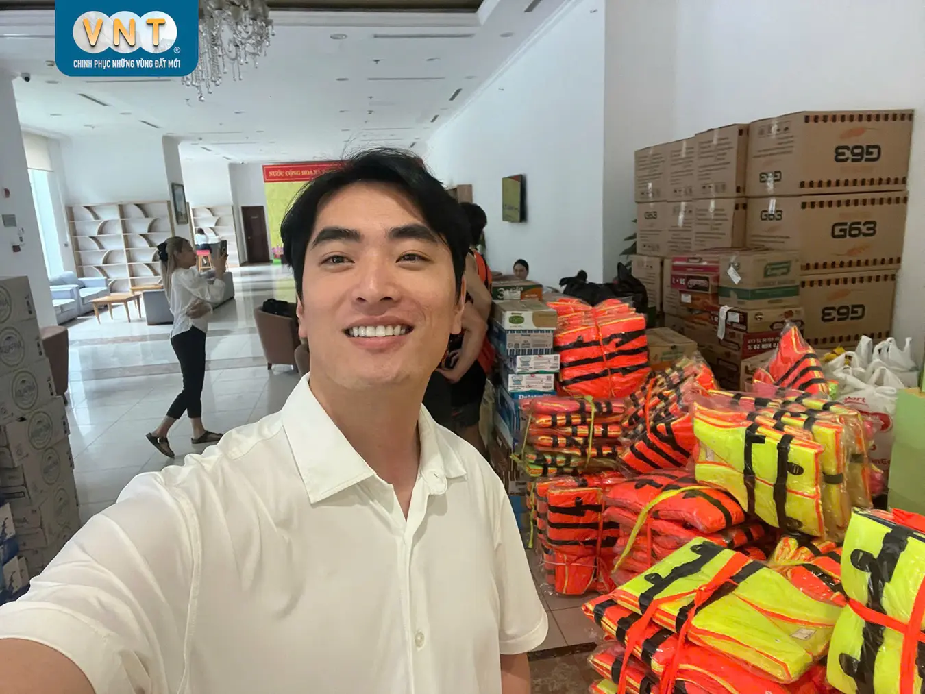 vnt-chung-tay-ung-ho-dong-bao-vung-bao-lu-5