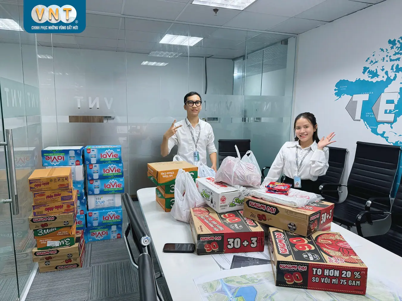 vnt-chung-tay-ung-ho-dong-bao-vung-bao-lu-6